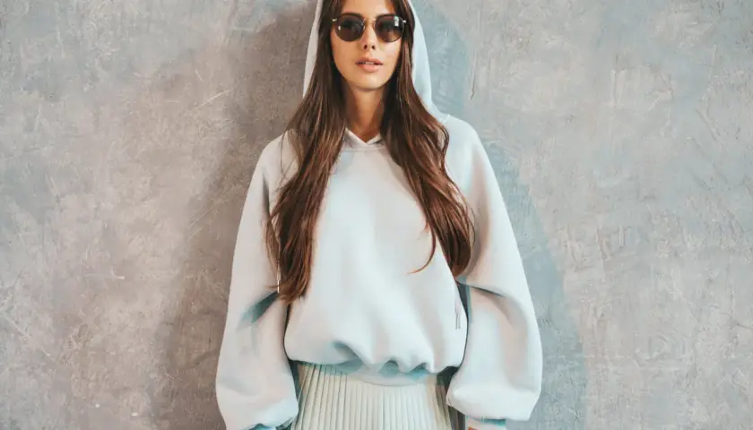 Bluzę czy bluze? Poprawna pisownia w modzie i online.
