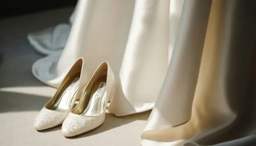 Buty ślubne: jak wybrać idealne? Twój przewodnik po stylu i komforcie