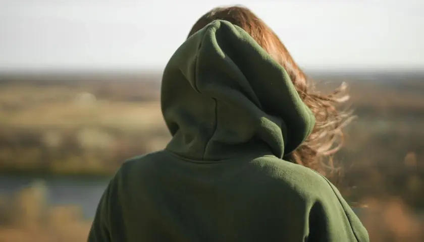 Ile waży bluza? Wagi, wysyłka, bagaż uniknij dopłat!